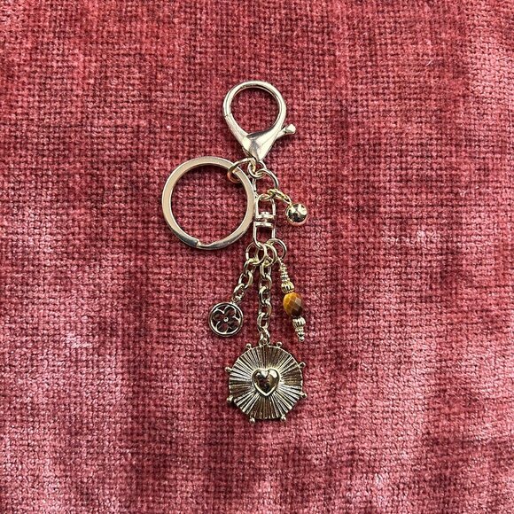 HEARTS and CLOVER Bag Charm Gold Tone 💕 - Picture 3 of 8